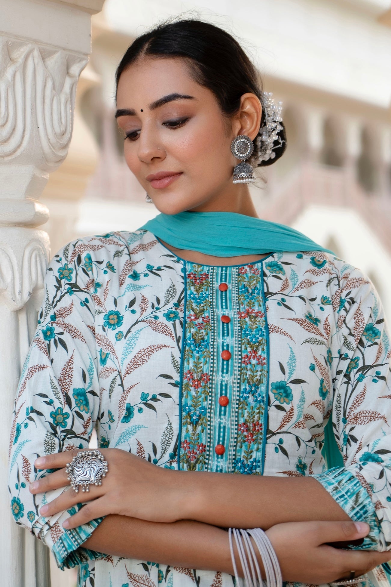White Kurta Set With Duppata White Kurta Set With Duppata