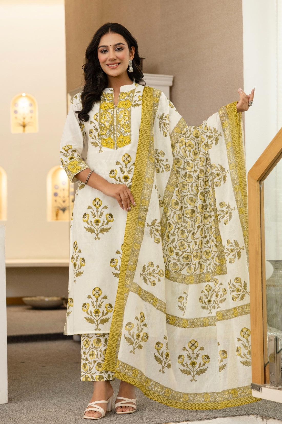 Yellow Motif Print Plackett Highlight Lined Kurta Set with Trousers and Dupatta