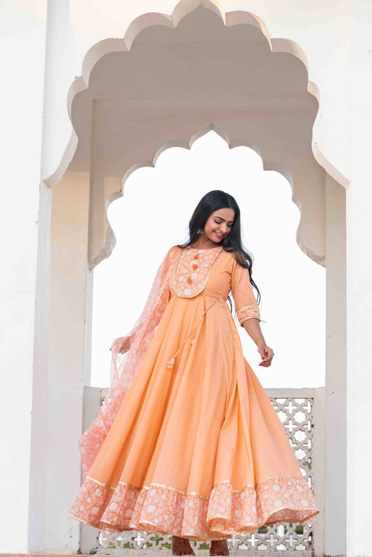Fashion News | Hariyali Teej 2023 Saree Ideas: Deepika, Anushka's Green  Sarees to Wear On This Day | 👗 LatestLY